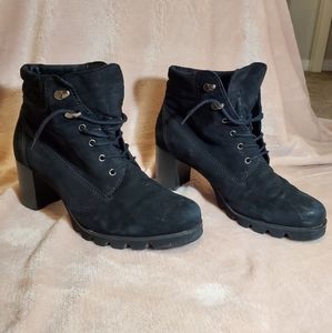 Gabor black suede boots booties